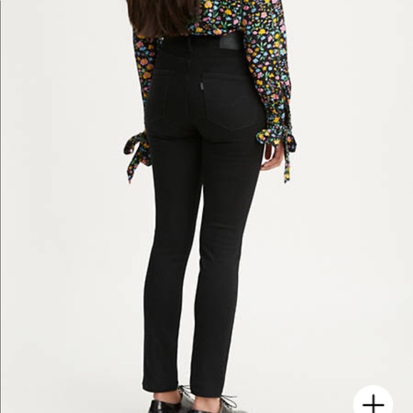 Black Levi’s jeans - Picture 2 of 6